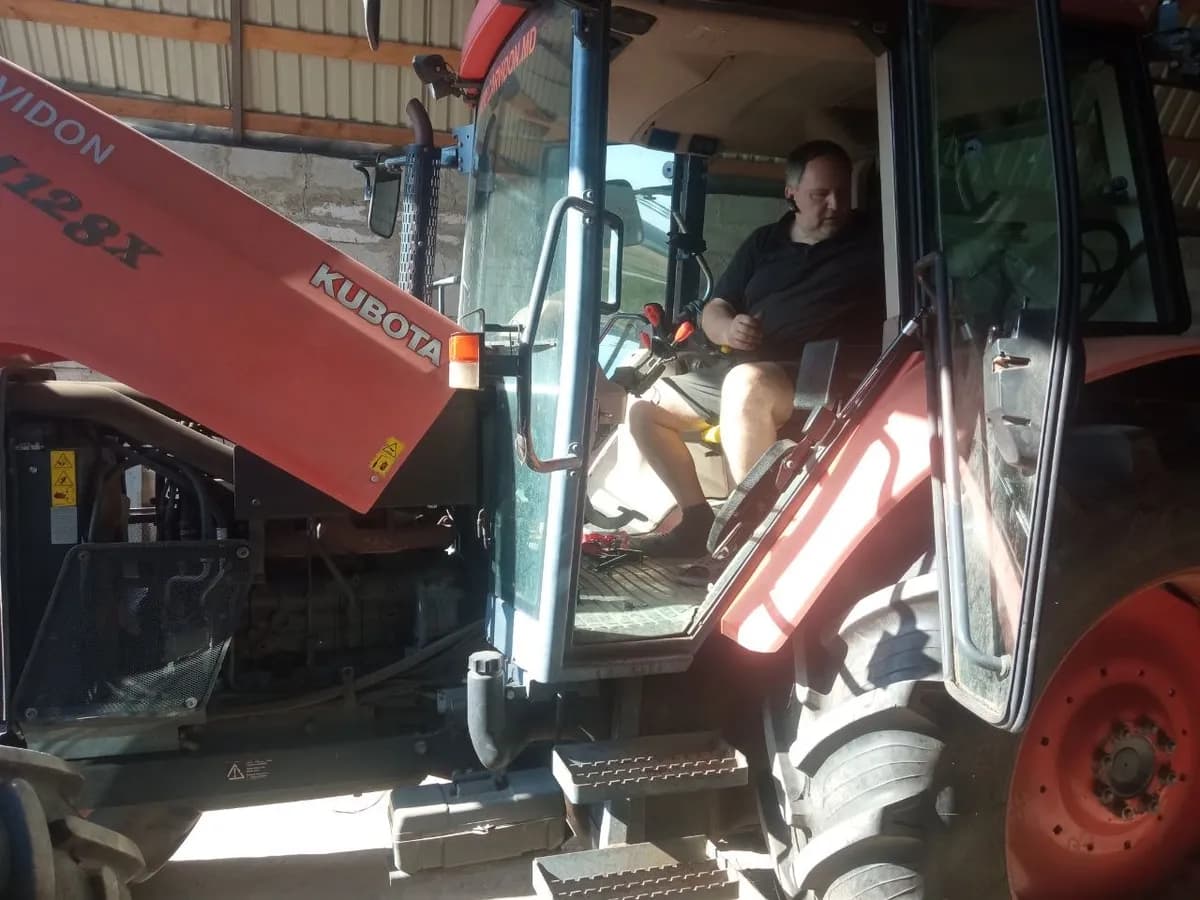 Sistem de autoghidare GPS NanoSteer 210 instalat pe Kubota M128X – Leova, Moldova